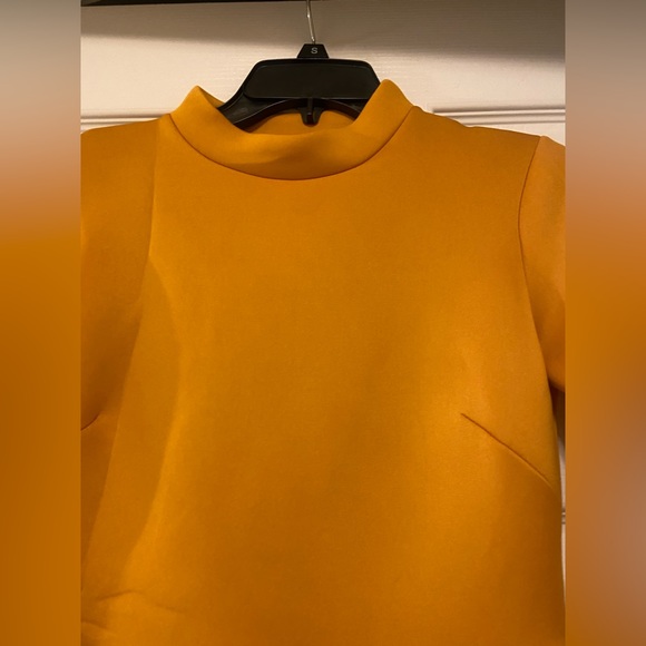 2 Piece set Gold Drop Hem Top and Leggings - Picture 8 of 10